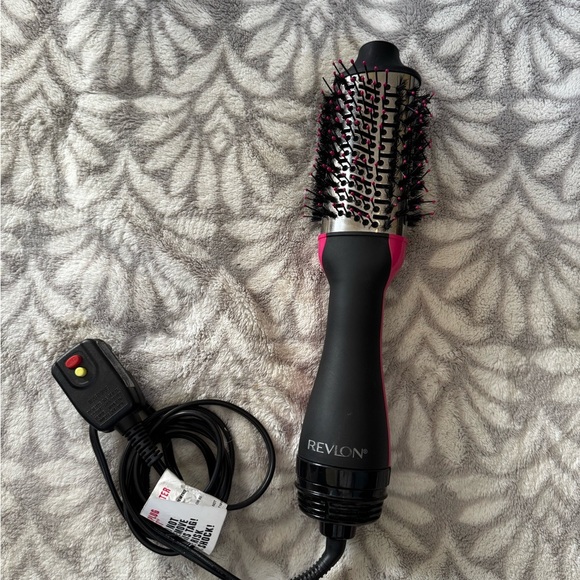Revlon One-Step Volumizer Blowdry Brush Titanium Max Edition, Costco Exclusive - Picture 5 of 14